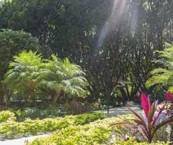 Los Laureles and Centro de Convenciones
