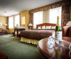 Hotel Peterborough Inn and Suites