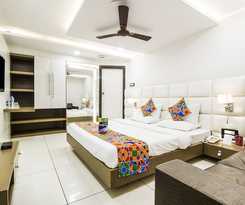 Hotel FabRajnandani Residency