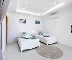 Villa the wave