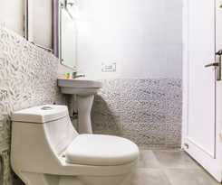 Hotel Via Hemkunt Mansion - Nr Noida Sector-15 Metro