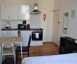 No 13 Georgian Shared House - By Clifton Short Lets