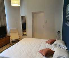 AMEN Aparthotel Curie 8