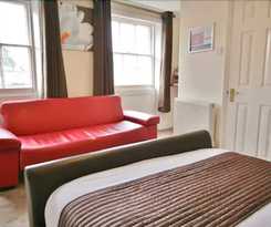 Central Cheltenham by Roomsbooked