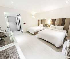 Hotel Jinju Owl