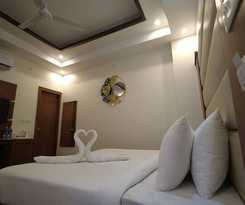 Kamay The Grand Alova