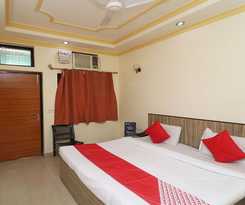 OYO 24951 Vaibhav Palace
