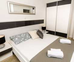 Apartments and Rooms Danivan Pool Villas
