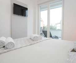 Apartments Tomana