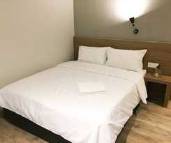 Hotel Square Inn