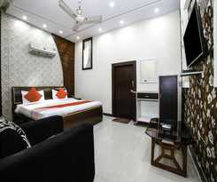 Hotel OYO 28071 Prakash Regency