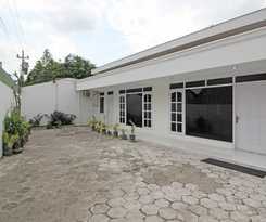 RedDoorz near Terminal Tirtonadi