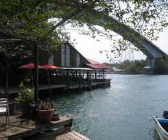 y Restaurante Backpackers
