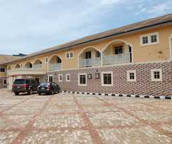 Hotel Allan Keri And Suites