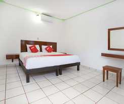 Hotel OYO Nachancan, Calderitas beach