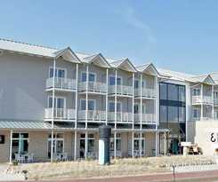  Easy Living Hotel