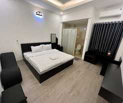 Tran Bui-242 Phan Xich Long-by BayLuxury