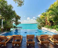 Hotel Cristalino Lagoon Front Restaurant and SPA