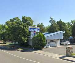 Hotel Majestic Rockies Motel