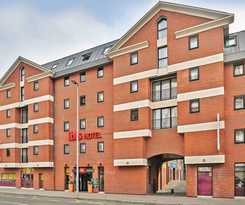 Hotel Ibis Saint Quentin Basilique