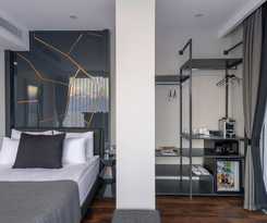  Lucky Monkey Hotel