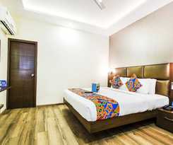 Hotel Fabhotel Royal Plaza