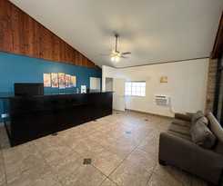 Hotel Bass Inn - Choke Canyon National Park