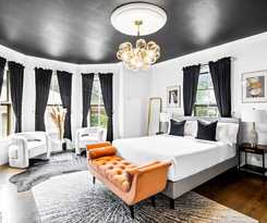 Hotel The Coach House
