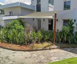 Red Mango Apartment