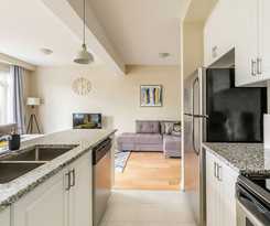 GLOBALSTAY. Modern Townhomes on Lake Ontario