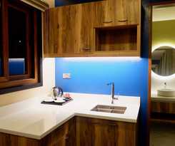 Hotel Crusoe Cabins Costa Azalea