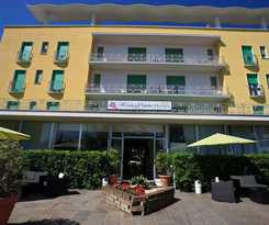 Hotel Holiday Park