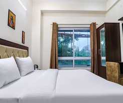Hotel Fabhotel Maira Heights