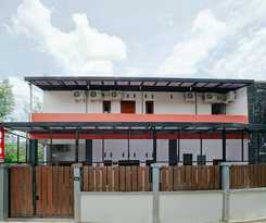Hotel OYO 3006 Falisha Homestay Syariah
