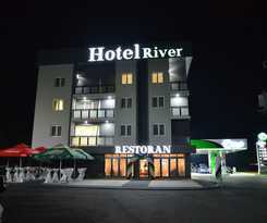 Hotel River