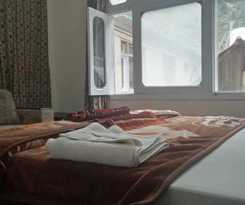 Hotel Silver Gleam