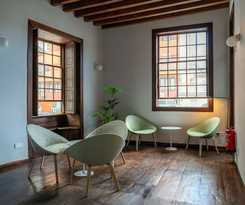 Hostelit, Capsule