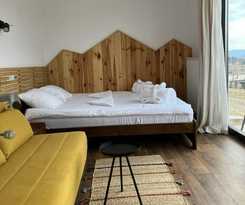 Hotel Ursa Mica Glamping Resort