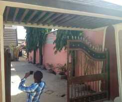 Hotel Kendas Village