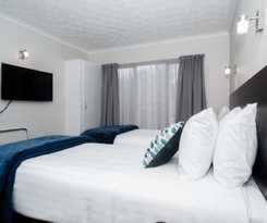 Hotel White Heron Motor Lodge