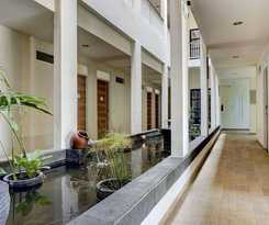 OYO 90629 The Home Srengseng