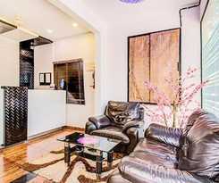 Hotel Fabhotel Crown Residency