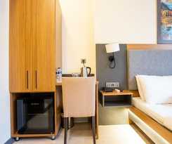Orange Hotel