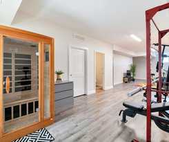 Hotel GLOBALSTAY. Unique New Townhomes for 16 Guests. HOT TUB, BBQ