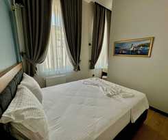  Newalla Hotel Old City