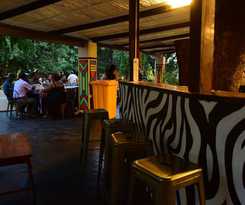 Shoestrings Backpackers and Bar