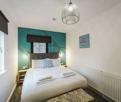 Deluxe Studio Apartments
