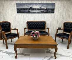  Rexee Hotel