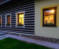 Luxe Villa in Bernartice ook Voor Groepen Kkh045
