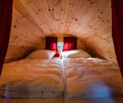 Harmony beim Holzschnitzer